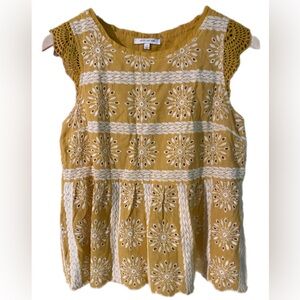 Skies Are Blue Eyelet Embroidery Top Size Small Mustard sleeveless